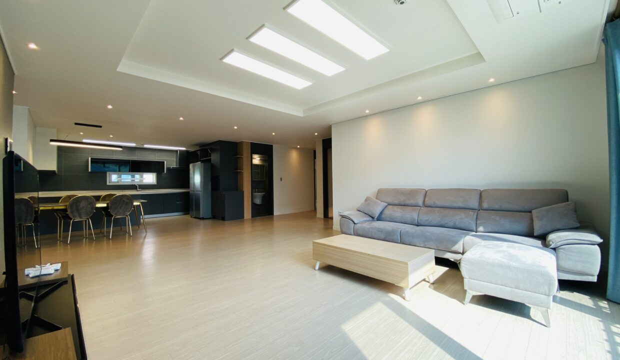 KakaoTalk_20261009_132359784_06